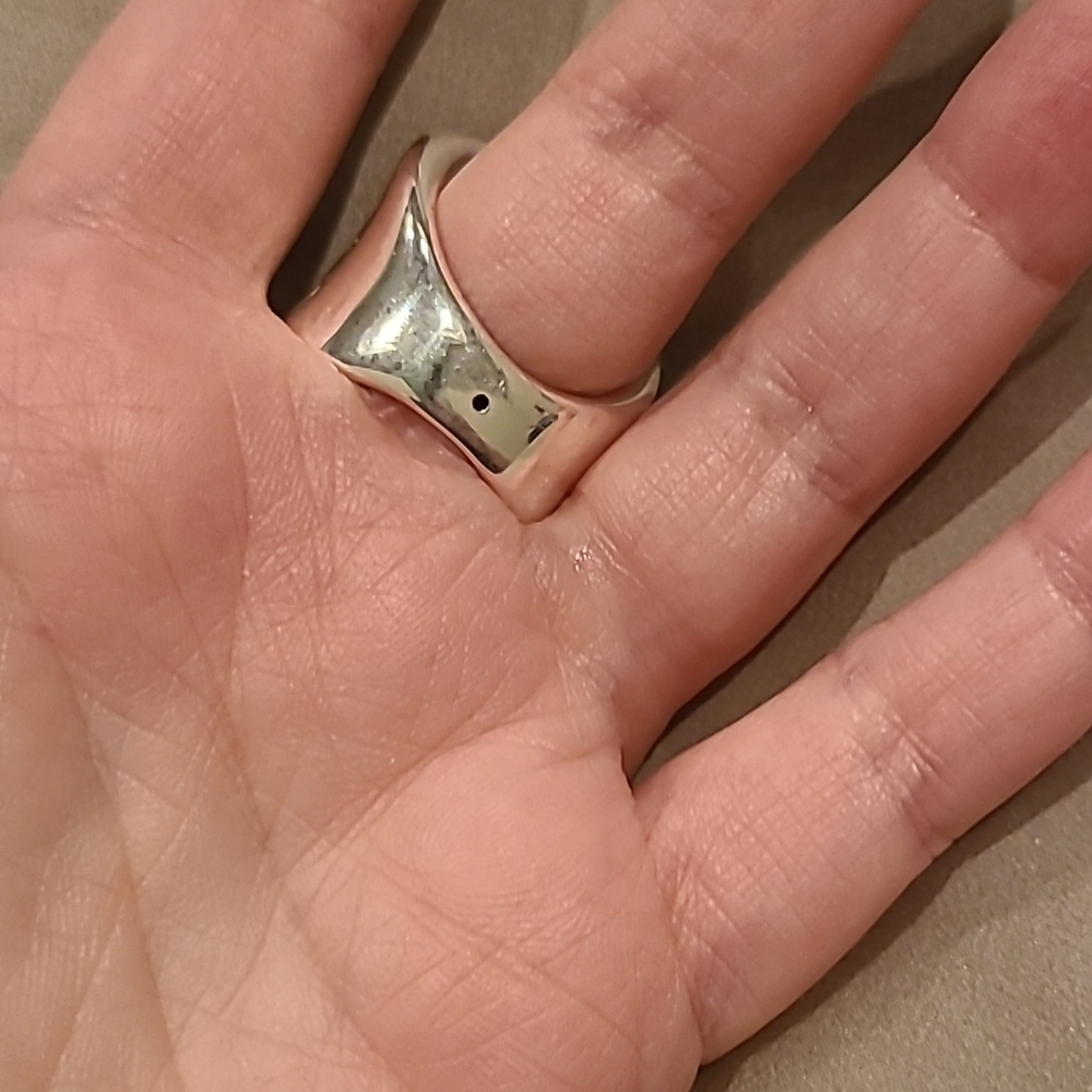 Sterling silver chic statement ring - Picture 3 of 7